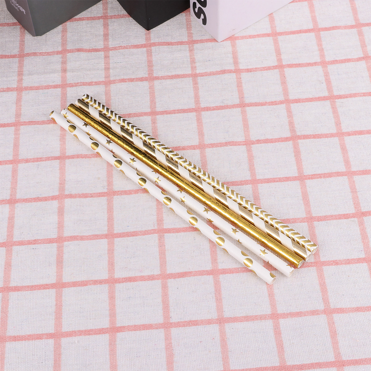 Paper Straw Color - หลอดกระดาษรูปหัวใจ 50 ชิ้น แบบใช้แล้วทิ้ง ย่อยสลายได้ สีสันสดใส