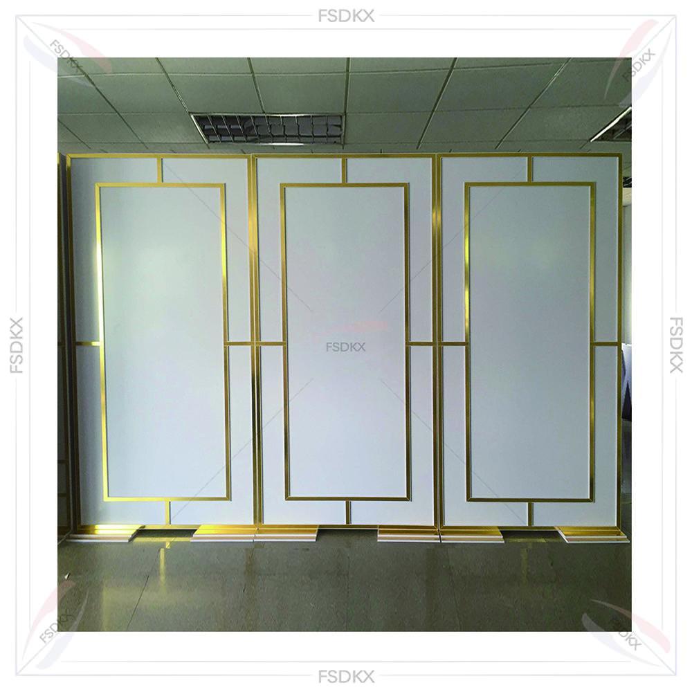 Event Party Supply Rental - ฉากหลังงานปาร์ตี้สีทองเงา ฉากหลังหน้าต่างและประตู PVC พร้อมขาตั้งสำหรับให้เช่าตกแต่งงานปาร์ตี้
